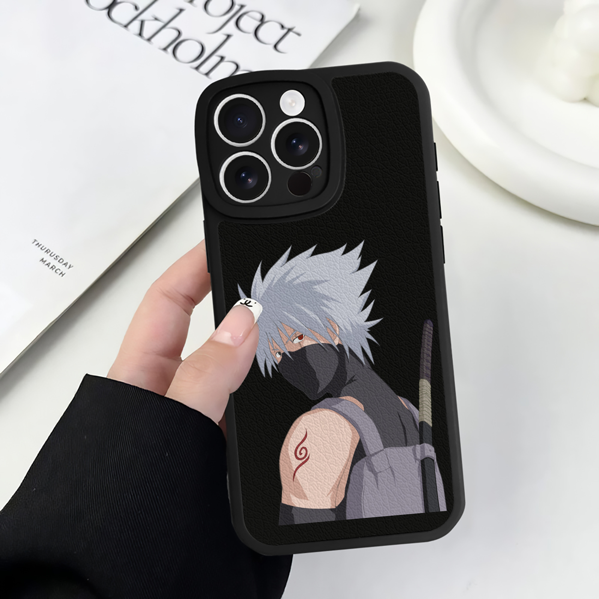 （画像用） NARUTO -ナルト- はたけ カカシ Hatake Kakashi 【iPhone 16シリーズ対応】シリコンスマホケース（レザー調） 材質：シリコン